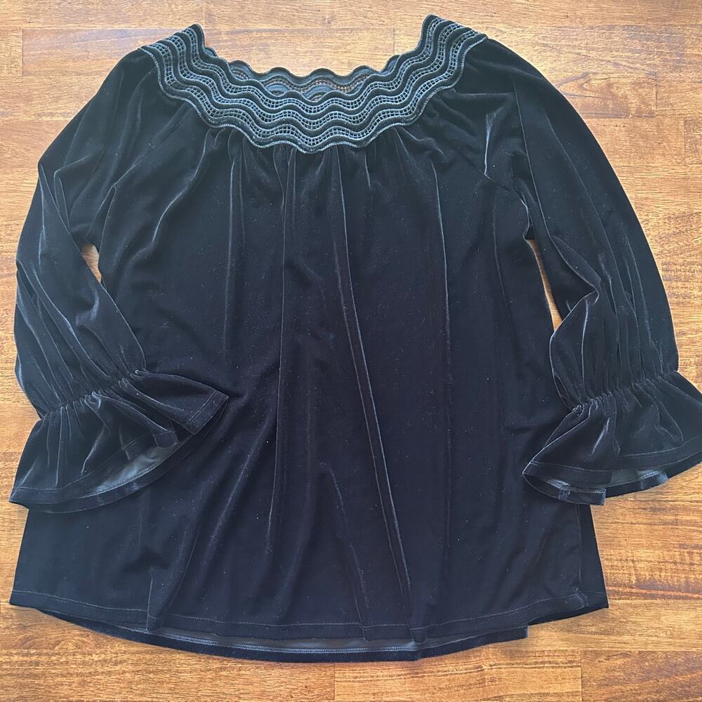 Rafaella Studio Black Velvet Blouse Witchy Goth Scalloped Neckline flare sleeve
